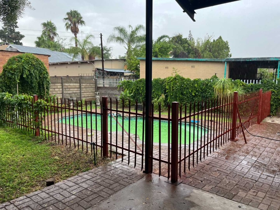 5 Bedroom Property for Sale in Die Rand Northern Cape